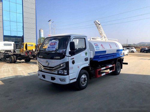 國(guó)六5方东风D6 吸粪車(chē)